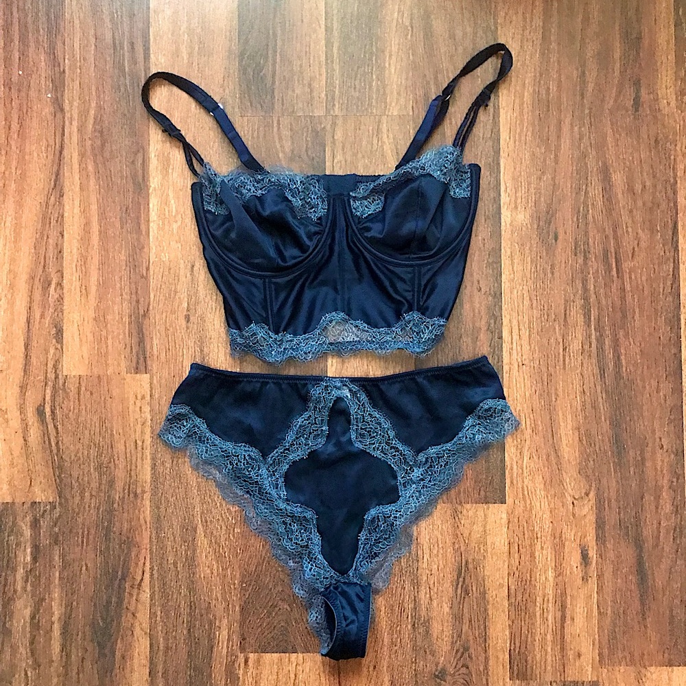 Victoria’s Secret Dream Angels Bustier Corset w/ matching Brazilian Panty Set